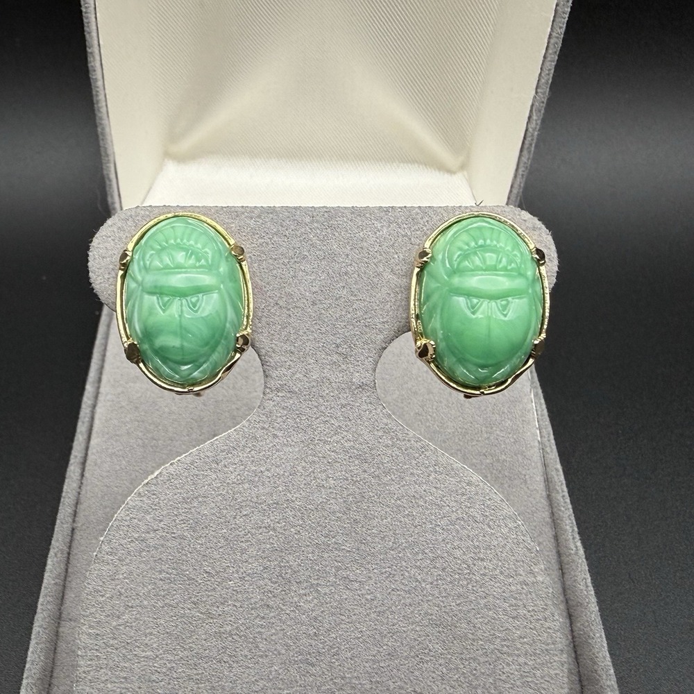 Vintage Egyptian Revival Green Scarab Gold Tone Screwback Earrings Mid Century